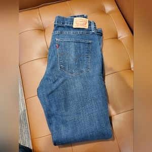 Levis 311 shaping skinny jean